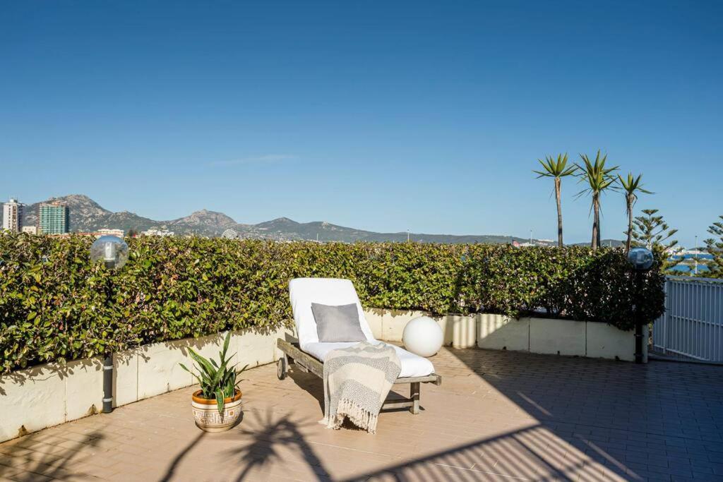 Sunny Rooftop Loft With Gorgeous Views Of Olbia Exterior photo